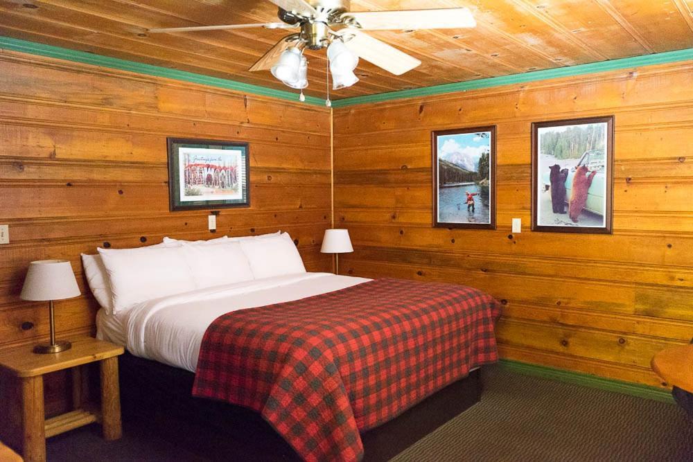 Shaver Lake Village Hotel ภายนอก รูปภาพ