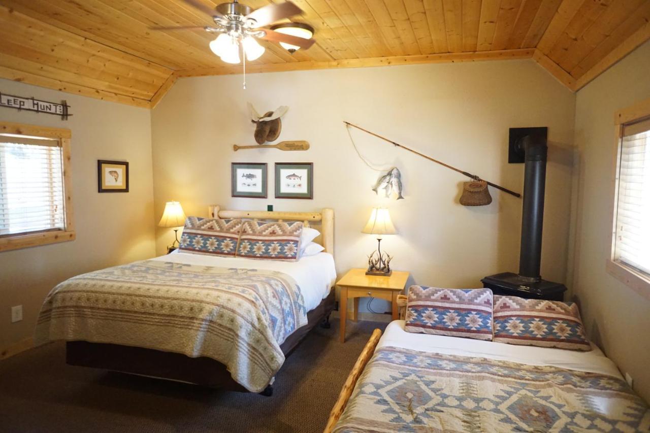 Shaver Lake Village Hotel ภายนอก รูปภาพ