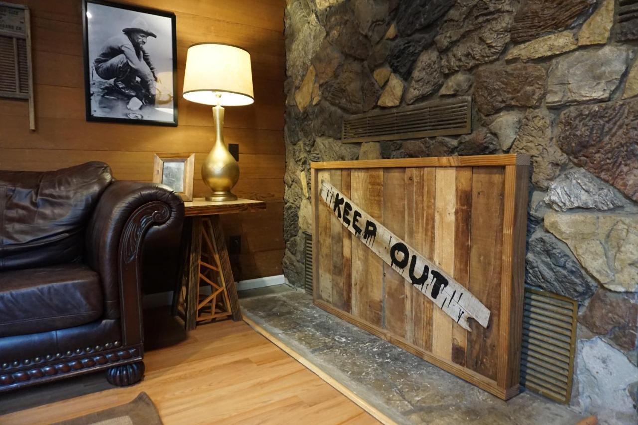 Shaver Lake Village Hotel ภายนอก รูปภาพ