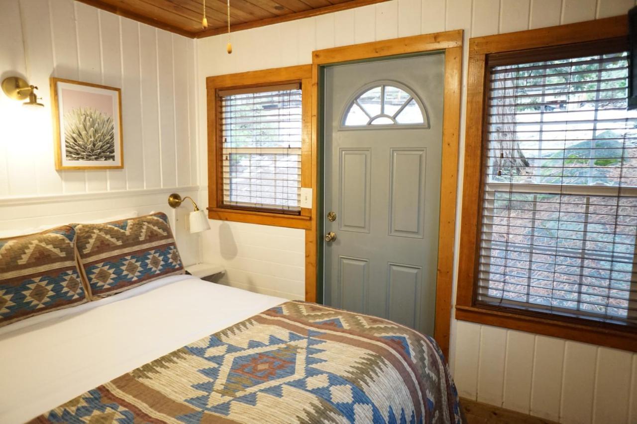 Shaver Lake Village Hotel ภายนอก รูปภาพ